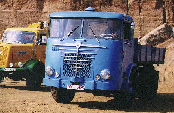 Buessing13.jpg, 54814 bytes, 25.10.00