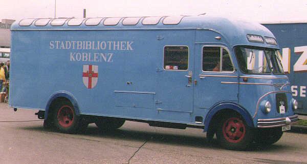 Ford_Ackermann_Stadtbibliothek_1.jpg, 26271 bytes, 28.05.01