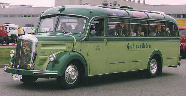 Mercedes_Bus_02.jpg, 29318 bytes, 29.05.01