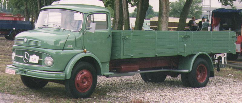 Mercedes_Rund_Pritsche_1.jpg, 50353 bytes, 17.06.01