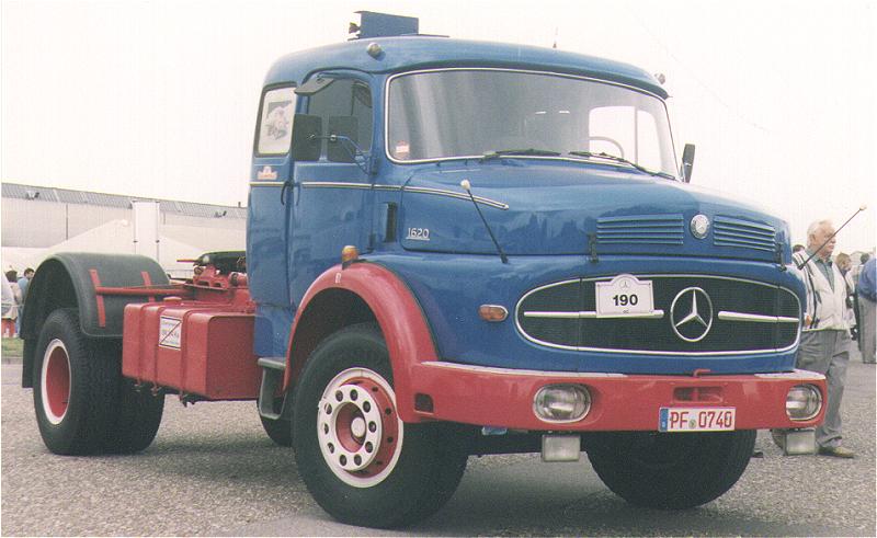 Mercedes_Rund_Zugmaschine_1.jpg, 59638 bytes, 17.06.01