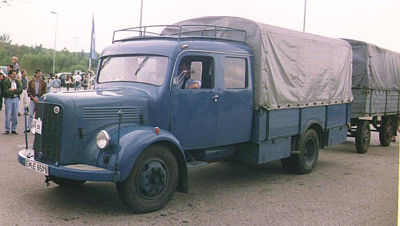 Mercedes_Spitz_Doppelkabine_21.jpg, 59484 bytes, 17.06.01
