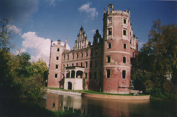 Schlossruine.jpg, 32022 bytes, 27.03.01